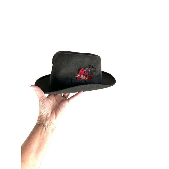 1950s 60s Stetson fedora in dark gray with red feathers Size 22 circumference - Picture 2 of 7